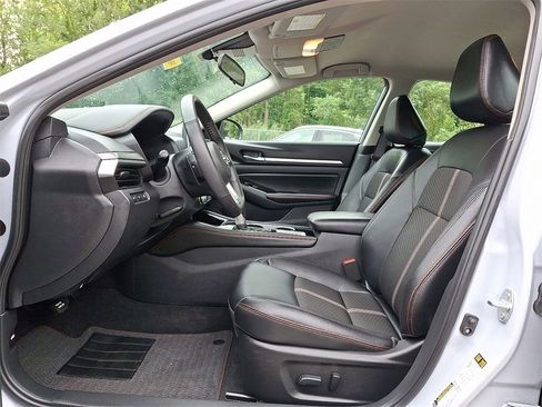 Used 2024 Nissan Altima 2.5 SR image 13