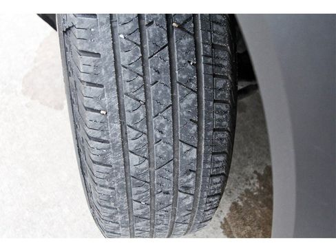 Used 2023 GMC Acadia SLE w/ Driver Convenience Package image 28