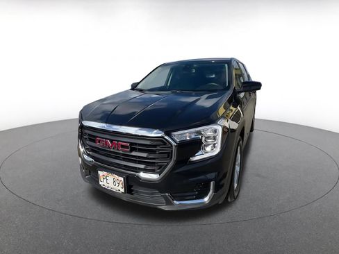 Used 2024 GMC Terrain SLE FWD image 7