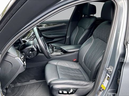 Used 2023 BMW 540i w/ M Sport Package RWD image 9