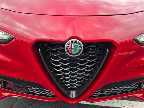 Used 2024 Alfa Romeo Stelvio Veloce AWD/4WD image 15