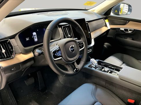 New 2026 Volvo XC90 B5 Plus w/ Protection Package Premier AWD/4WD image 9