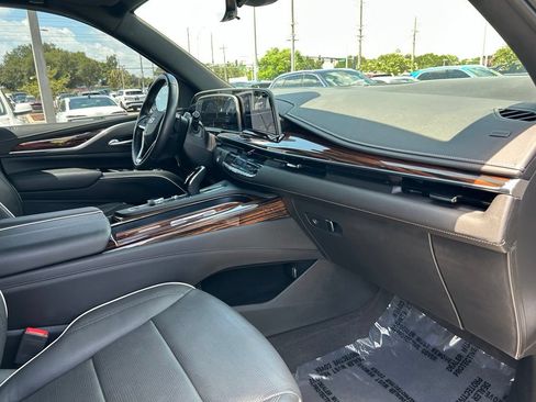 Used 2023 Cadillac Escalade Premium Luxury w/ LPO, Illumination Package AWD/4WD image 43