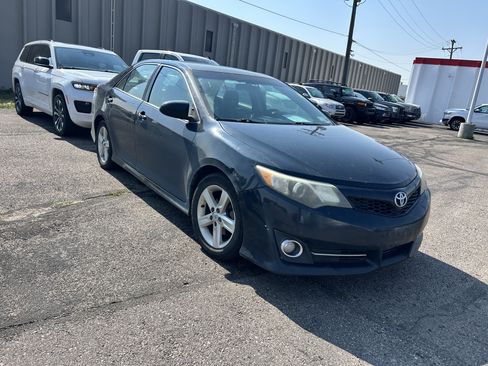 Used 2013 Toyota Camry SE FWD image 6