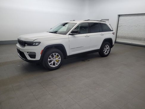 Used 2022 Jeep Grand Cherokee Limited AWD/4WD image 2