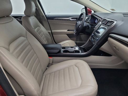 Used 2017 Ford Fusion SE w/ Fusion SE Technology Package image 21