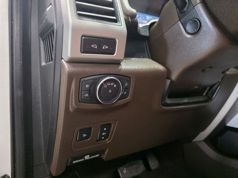 Used 2019 Ford F250 King Ranch w/ King Ranch Ultimate Package AWD/4WD image 16