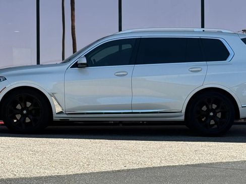 Used 2021 BMW X7 xDrive40i w/ Premium Package AWD/4WD image 5