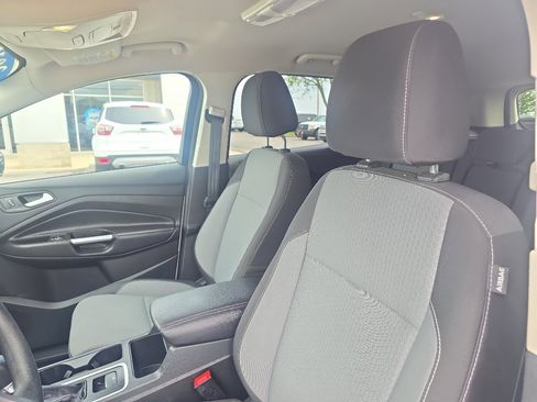 Used 2017 Ford Escape SE w/ Equipment Group 201A AWD/4WD image 11