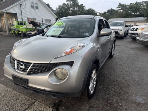 Used 2011 Nissan Juke SV AWD/4WD image 4