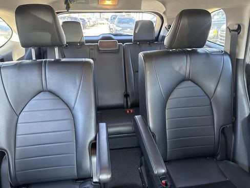 Used 2022 Toyota Highlander XLE image 12