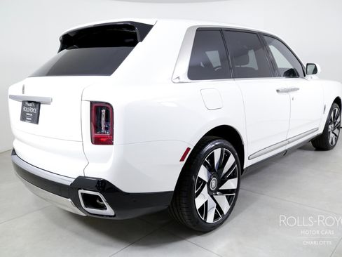 Certified 2025 Rolls-Royce Cullinan AWD/4WD image 2