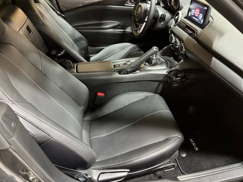 Used 2023 MAZDA MX-5 Miata Grand Touring RWD image 14