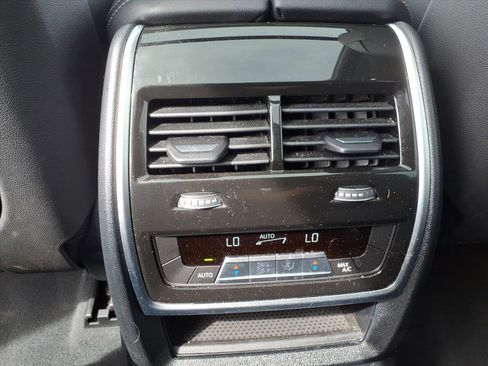 Used 2023 BMW X7 xDrive40i w/ Parking Assistance Package image 21