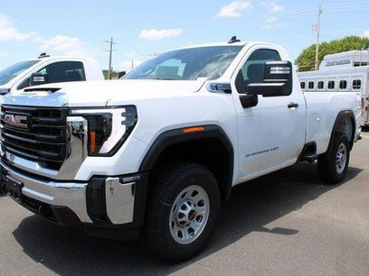 New 2025 GMC Sierra 2500 Pro w/ Convenience Package