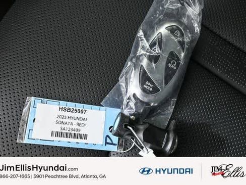 New 2025 Hyundai Sonata Limited FWD image 39