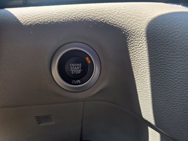 Used 2024 Chrysler Pacifica Touring-L FWD image 22