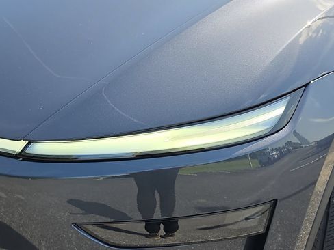Used 2026 Tesla Model Y 2WD image 30