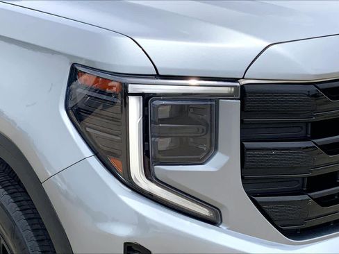 Used 2023 GMC Sierra 1500 Elevation RWD image 27
