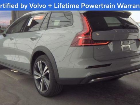 Certified 2025 Volvo V60 B5 Cross Country Plus image 3