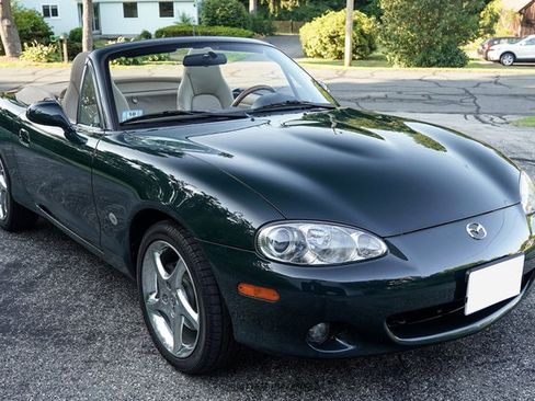 Used 2001 MAZDA MX-5 Miata RWD image 12