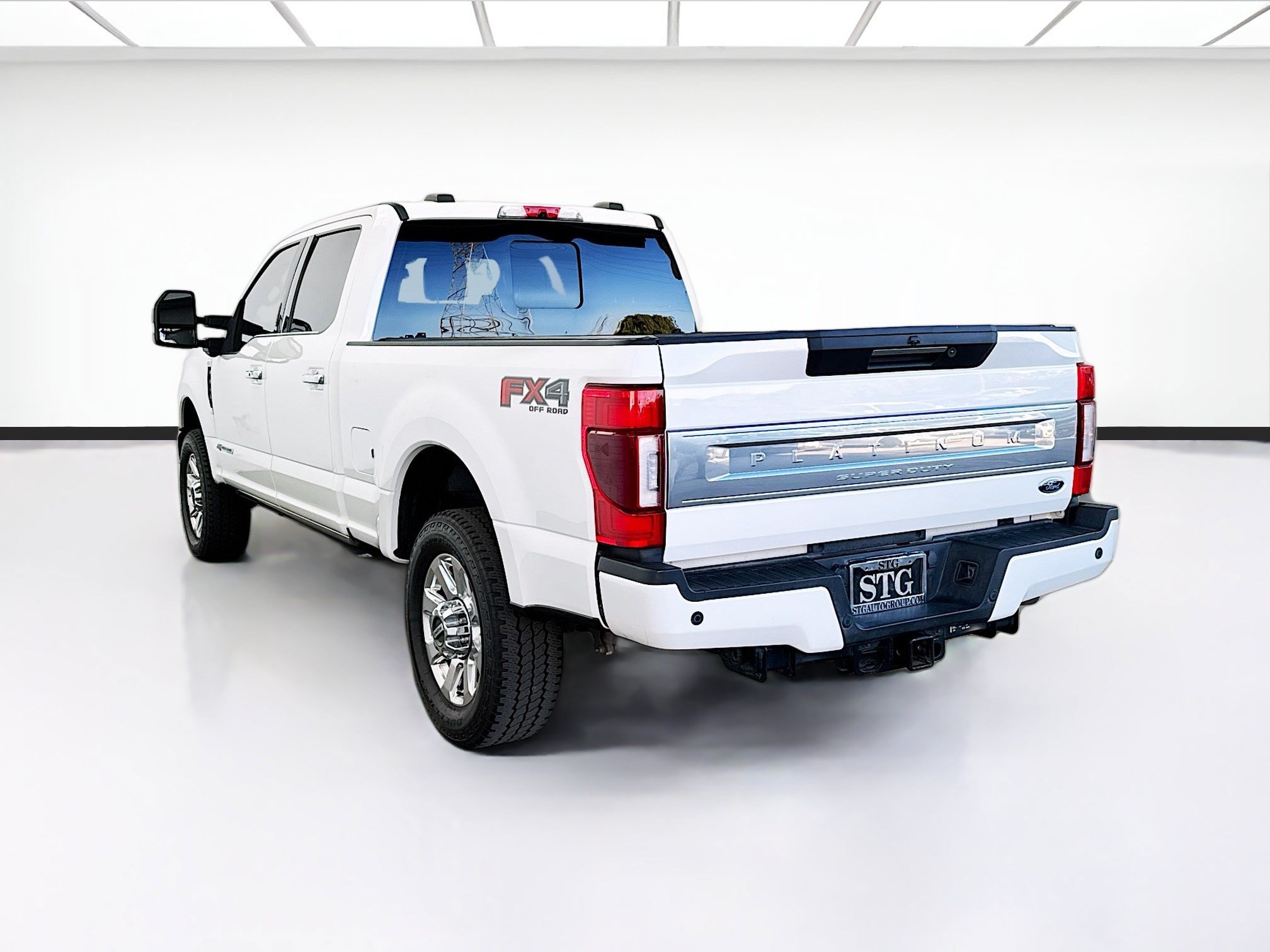 Used 2021 Ford F350 Platinum w/ FX4 Off-Road Package AWD/4WD image 6