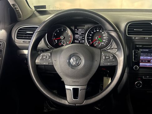 Used 2013 Volkswagen Golf 4-Door FWD image 16