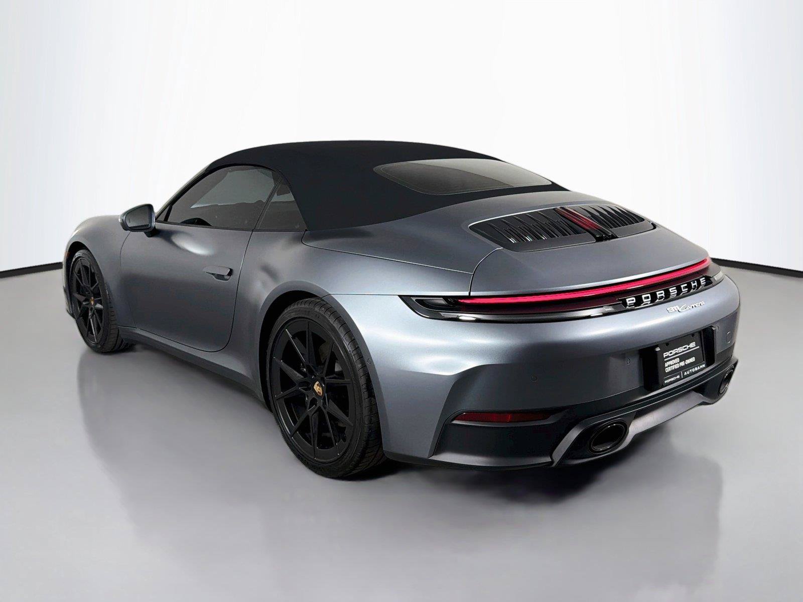 Certified 2025 Porsche 911 Carrera RWD image 3