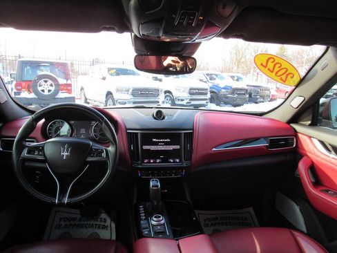 Used 2022 Maserati Levante GT image 10