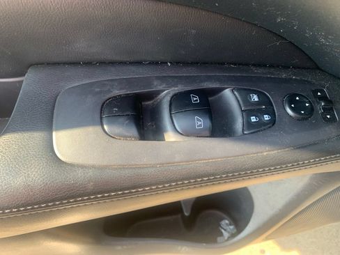Used 2017 Nissan Pathfinder Platinum FWD image 15