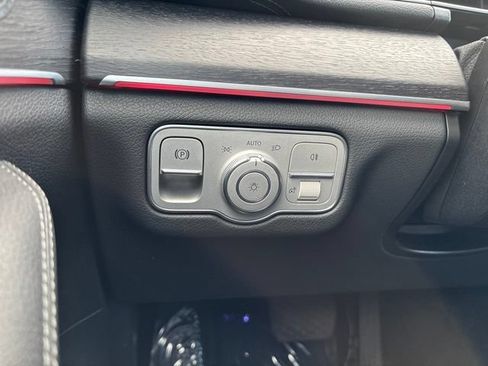 Used 2025 Mercedes-Benz GLS 450 4MATIC image 35