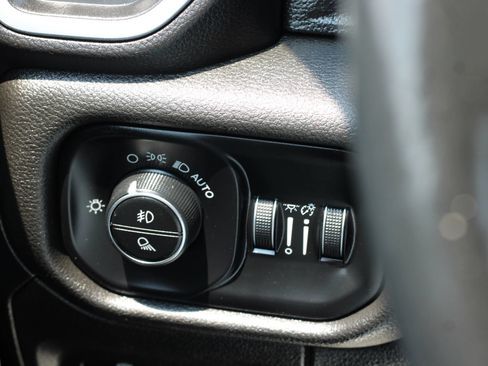 Used 2019 RAM 1500 Big Horn AWD/4WD image 20