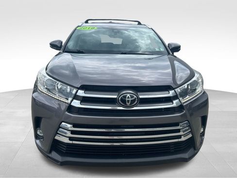 Used 2019 Toyota Highlander Limited AWD/4WD image 9