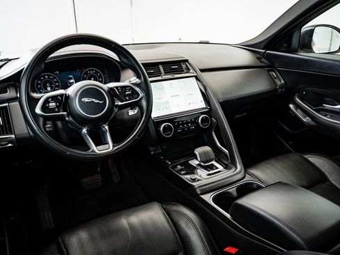 Used 2022 Jaguar E-PACE SE image 4