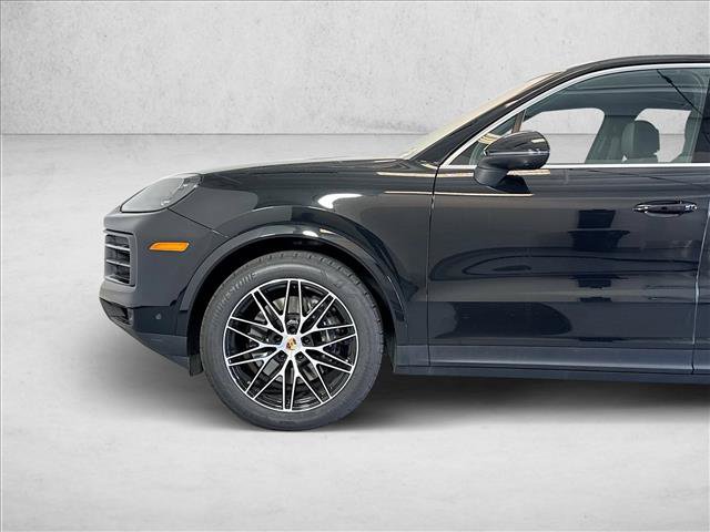 Certified 2025 Porsche Cayenne w/ Premium Package AWD/4WD image 26
