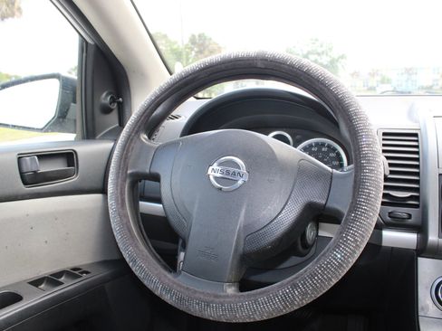 Used 2011 Nissan Sentra 2.0 FWD image 10