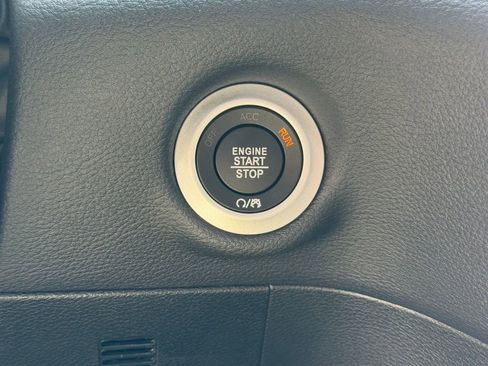 New 2026 Chrysler Pacifica Select FWD image 25
