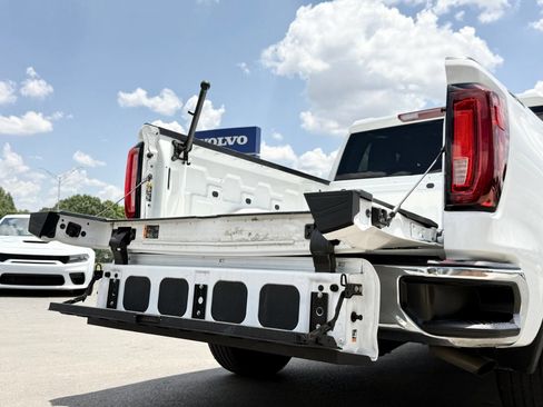 Used 2025 GMC Sierra 1500 SLT AWD/4WD image 13