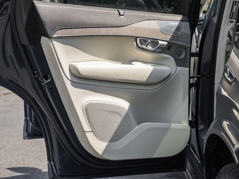 Certified 2023 Volvo XC90 T8 Ultimate w/ Lounge Package AWD/4WD image 35