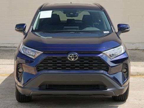 Used 2021 Toyota RAV4 XLE w/ Convenience Package FWD image 43