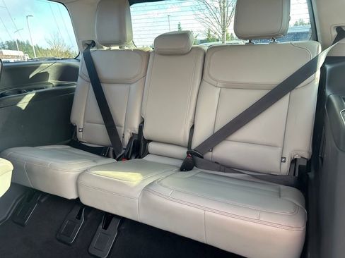 Used 2025 Ford Expedition Active image 31