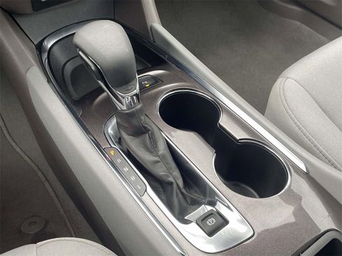 Used 2025 Chevrolet Malibu LT image 23