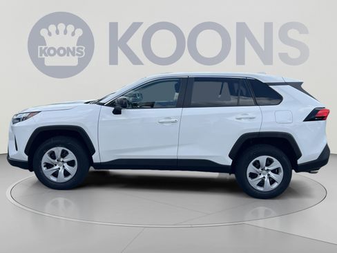Used 2025 Toyota RAV4 LE AWD/4WD image 2