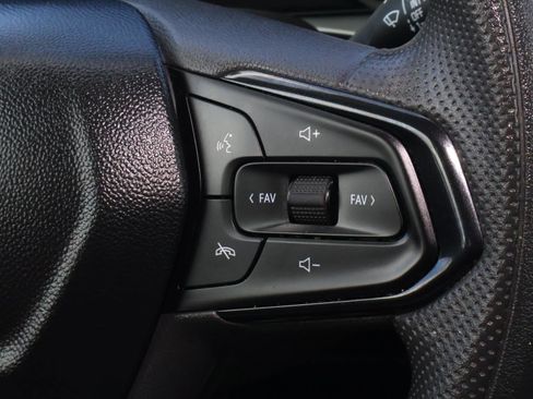 Used 2025 Chevrolet Trax LS w/ LS Convenience Package image 22