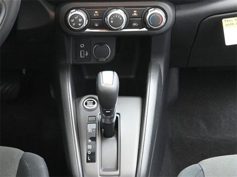 Used 2025 Nissan Kicks Play S image 27