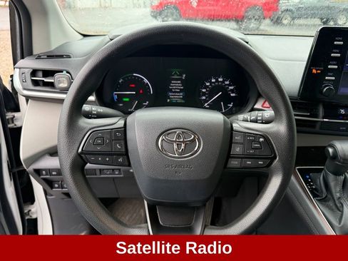 Used 2022 Toyota Sienna LE FWD image 13
