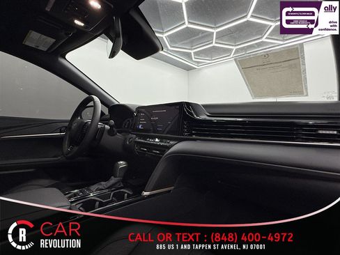 Used 2025 Toyota Camry XSE FWD image 30