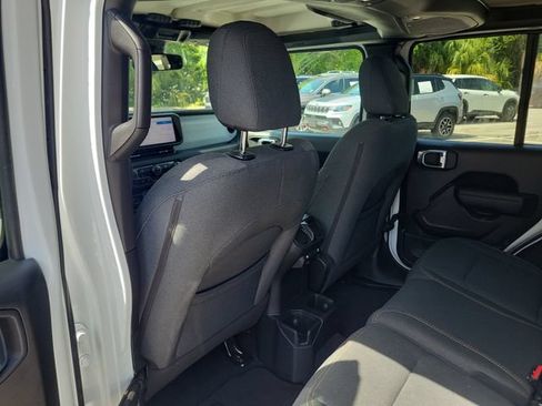 Used 2025 Jeep Wrangler Unlimited Sport AWD/4WD image 12