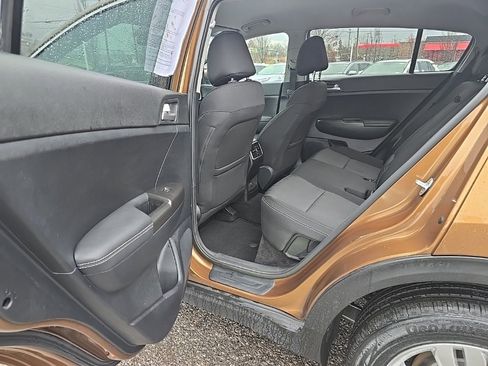 Used 2017 Kia Sportage LX image 11