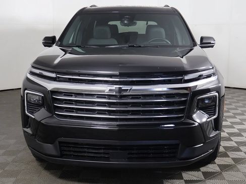 Used 2026 Chevrolet Traverse LT w/ Driver Confidence Package AWD/4WD image 13